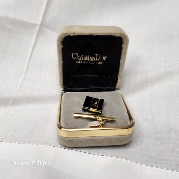 Christian Dior Tie brooch pin Vintage - Picture 1 of 7